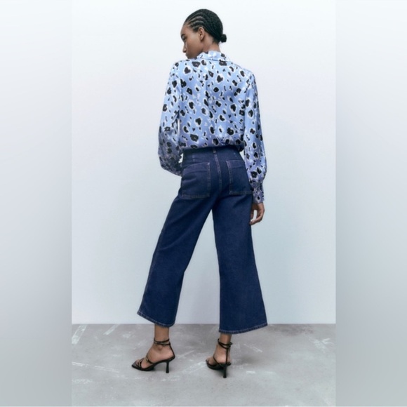 Zara Women’s Wide Leg Cropped Denim Jeans with Gold Buttons Size 8 Chic Modern - Picture 2 of 12